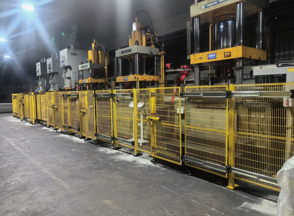 LIANYU sliding machine guarding door detail